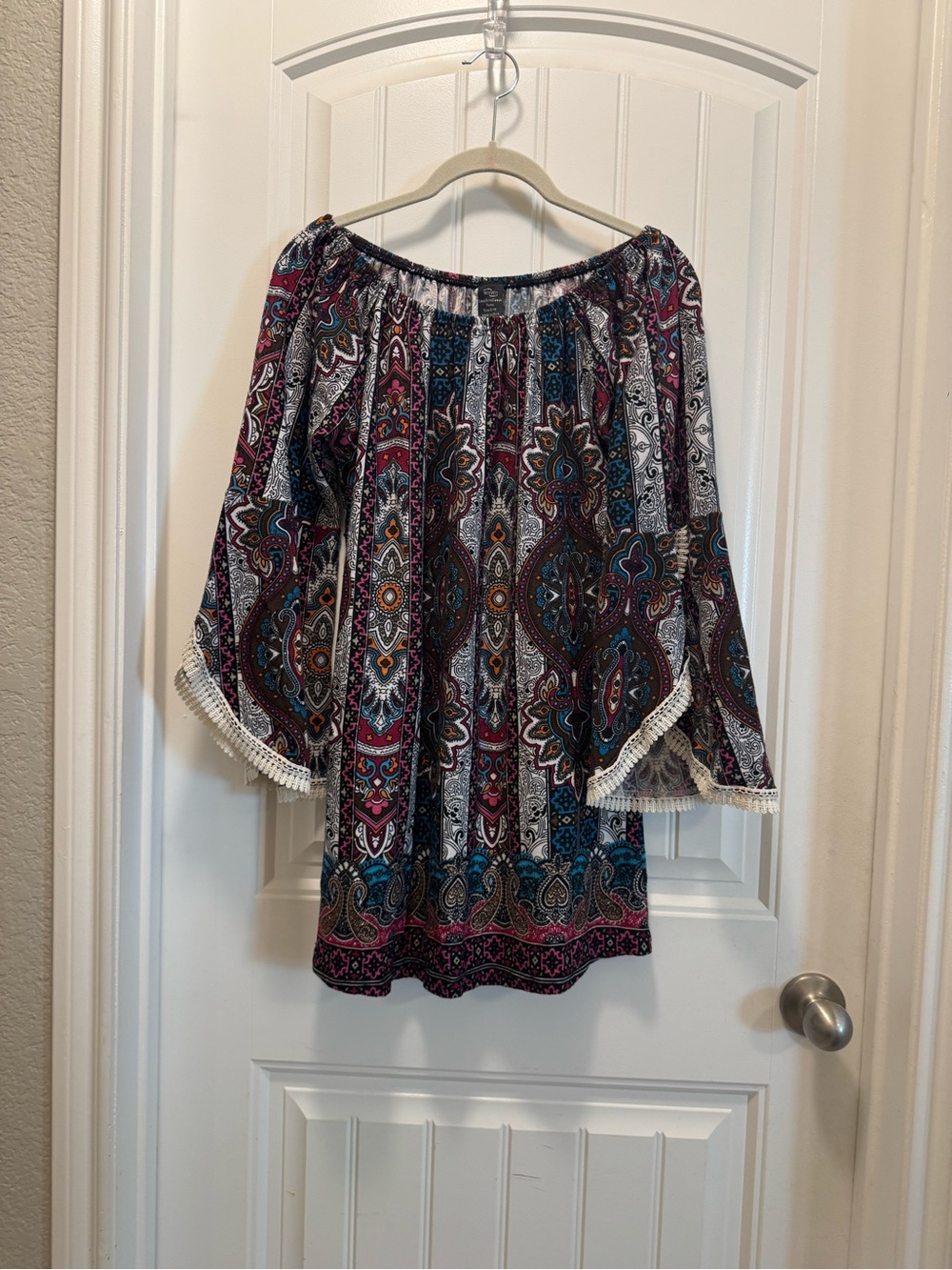 WinWin Lace Trim Bell Sleeve Tunic Size S-M Paisley Boho Festival Hippie Retro